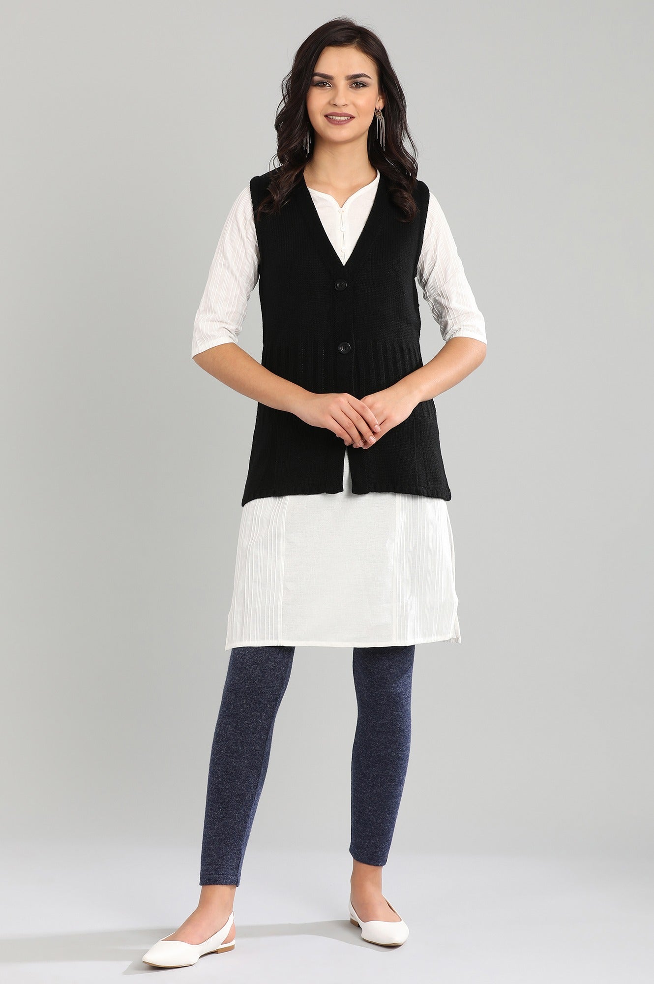 Black V-Neck Sleeveless Sweater