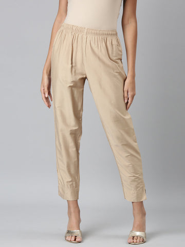 Women Medium Gold Solid Mid Rise Metallic Pants