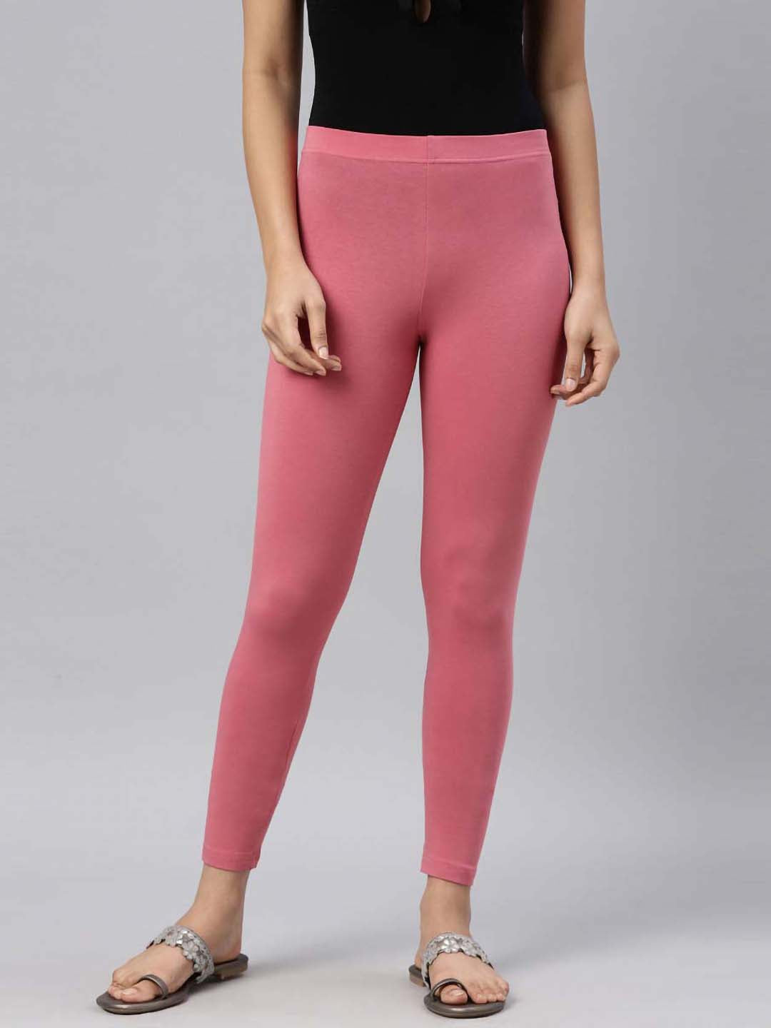 Huggy Women Hot Pink Solid Ankle-Length Leggings (M) - Yavonne