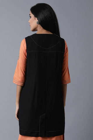 Black Sleeveless Embroidered Shrug
