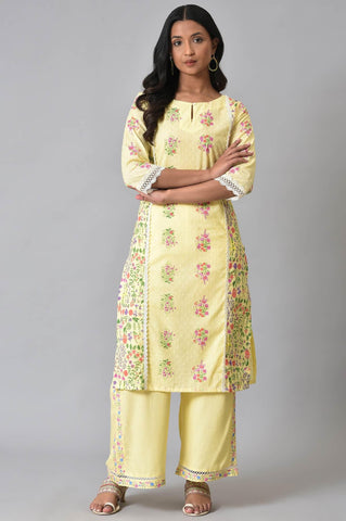 Yellow Panelled Floral kurta With Lace Detail