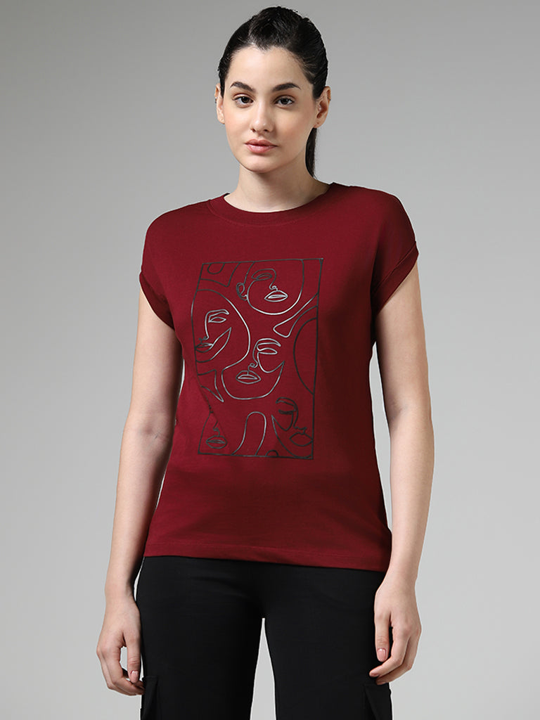 Studiofit Maroon Abstract Printed T-Shirt – Cherrypick