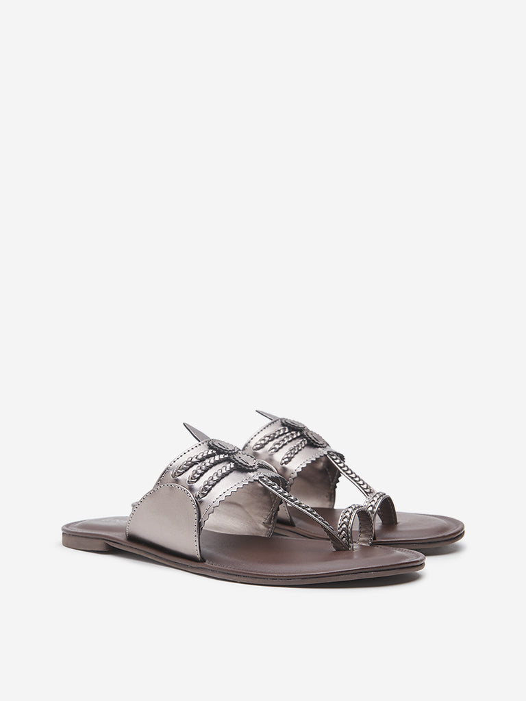 LUNA BLU Dark Grey Braided Kolhapuri Sandals