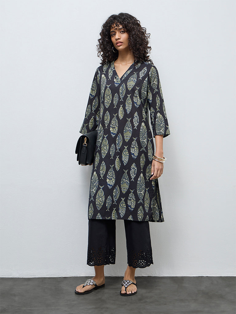 Utsa Black Fish Printed Cotton Straight Kurta