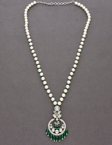 Designer Pearl Chain Pendant With Emerald