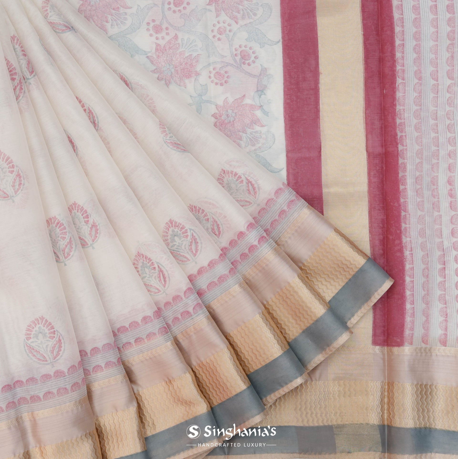 Off White Maheshwari Printed Saree With Floral Buttas