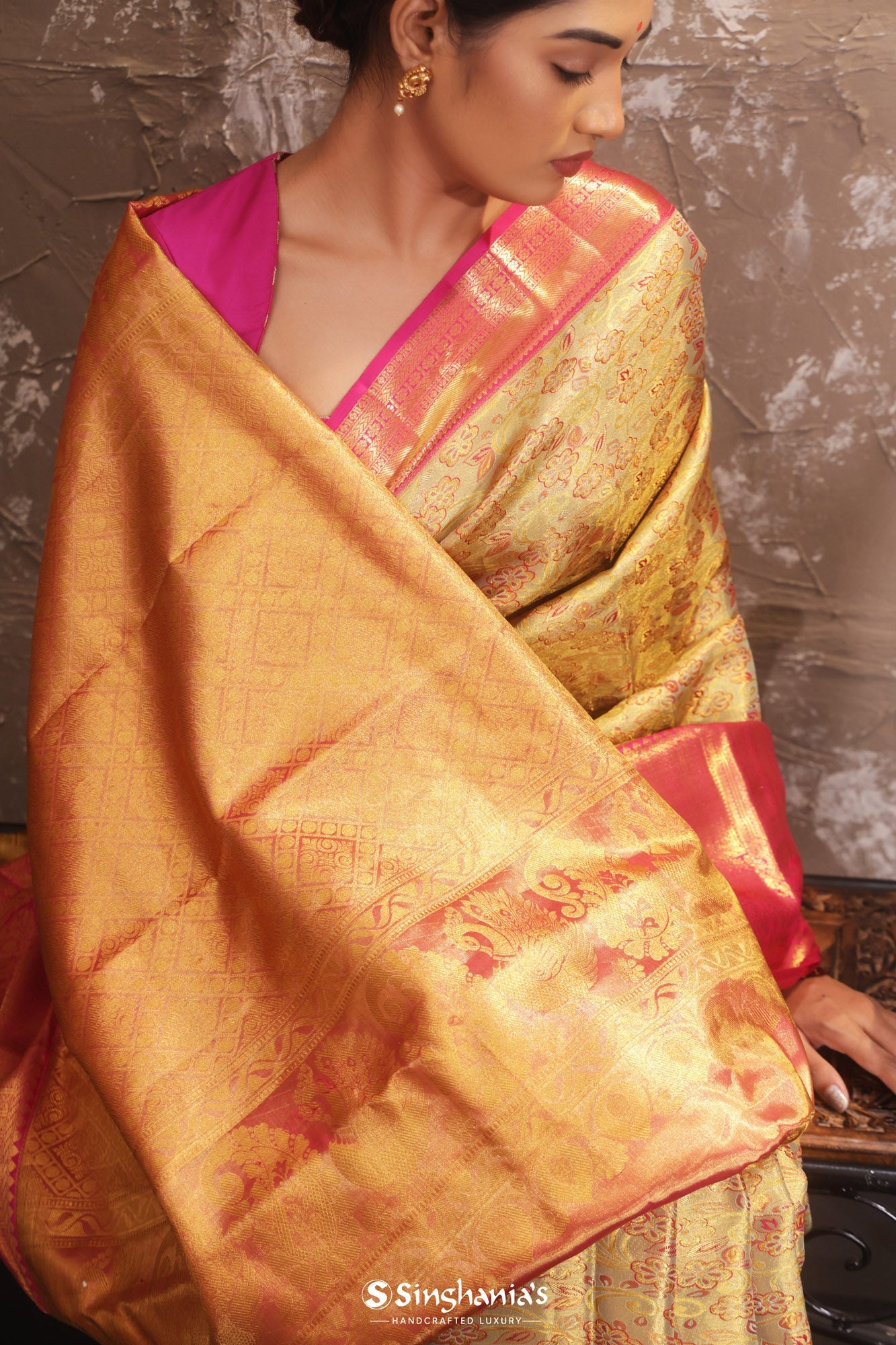 Buy soft silk kanjivaram saree online from fabfunda surat at best rate.