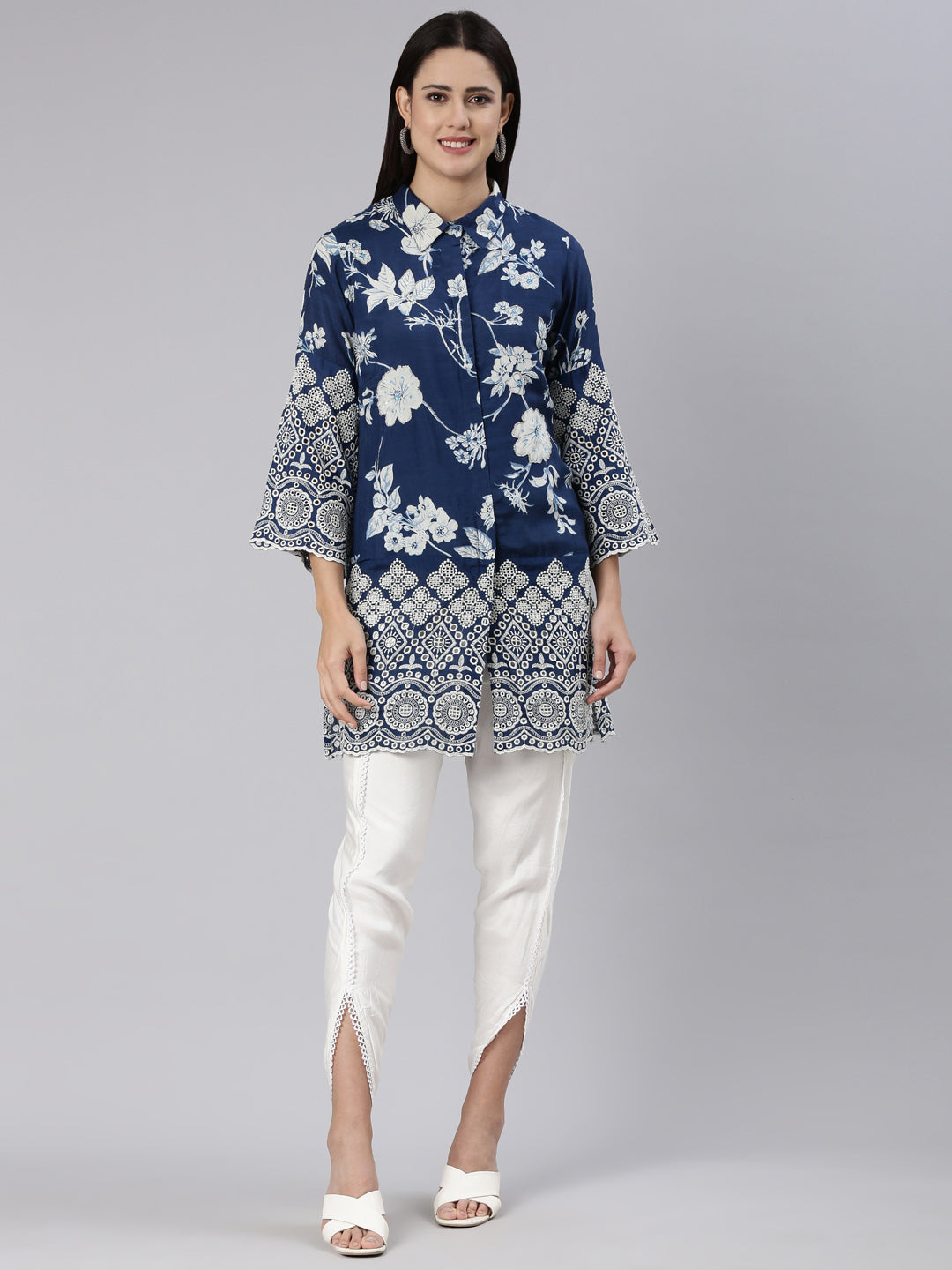 Neeru's Blue Regular Straight Printed Kurta And Trousers