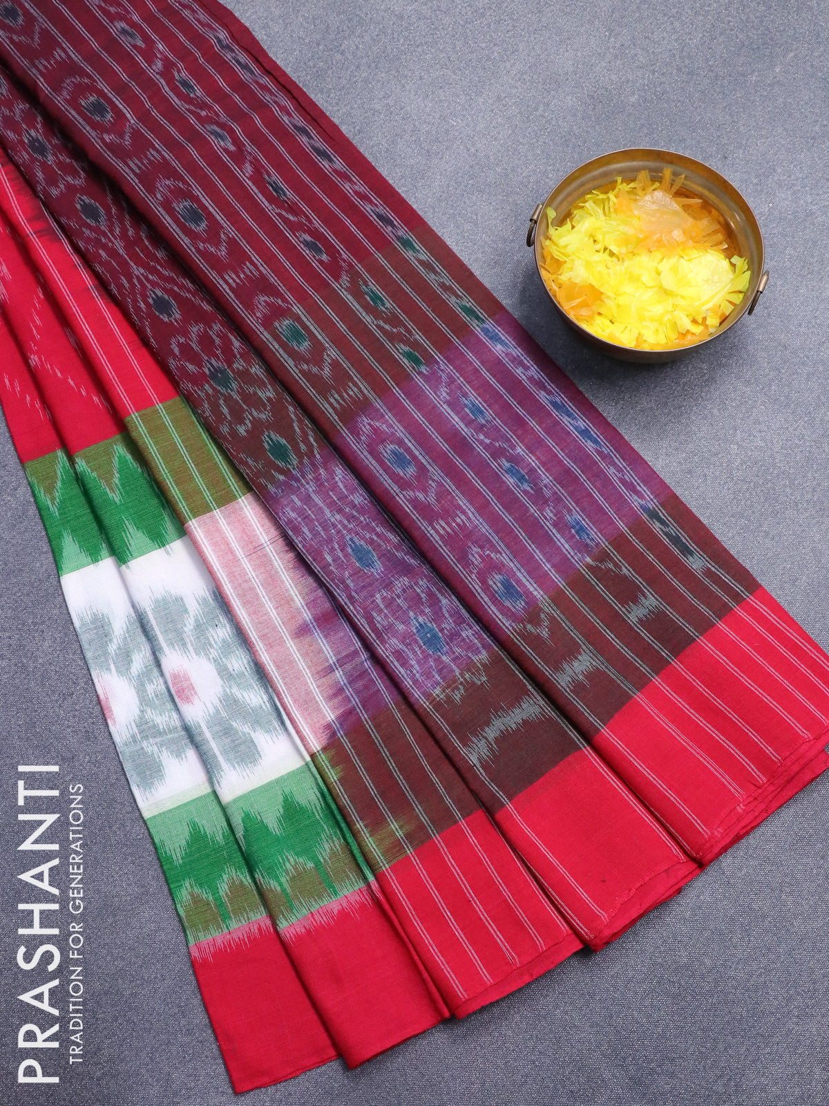 Buy Handloom Pochampally Woven Ikat Cotton Saree Online at Best Prices in  India - JioMart.