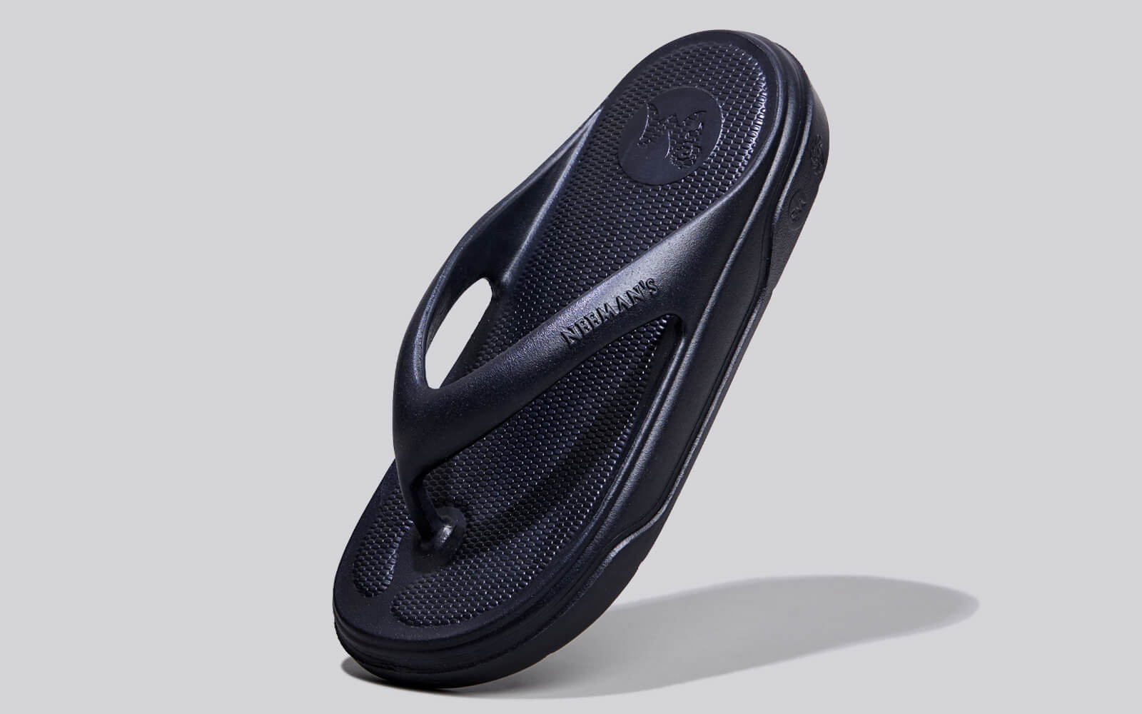 Cushers Flips For Men : Black
