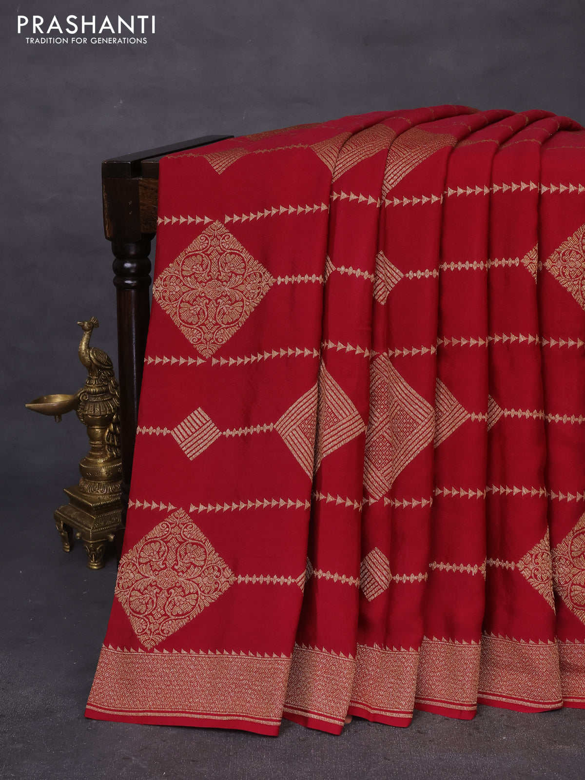 Banarasi crepe saree maroon with allover thread & zari geometric weaves and woven border