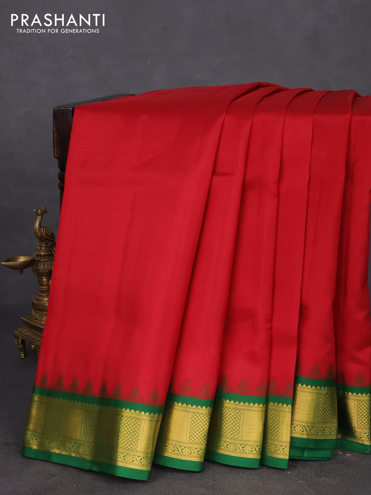 10 yards silk saree maroon and green with palin body and temple design zari woven border