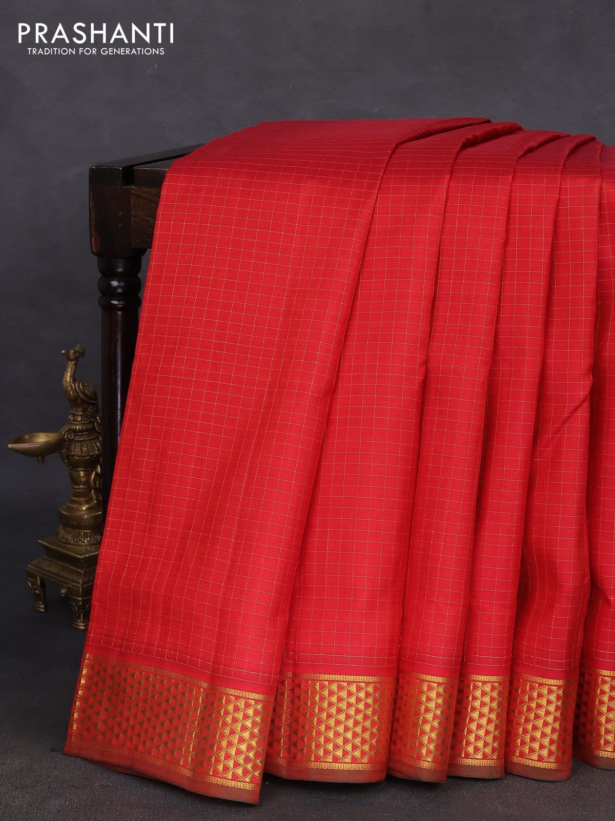 10 yards silk saree kumkum red and dual shade of green with allover zari checked pattern and zari woven korvai border