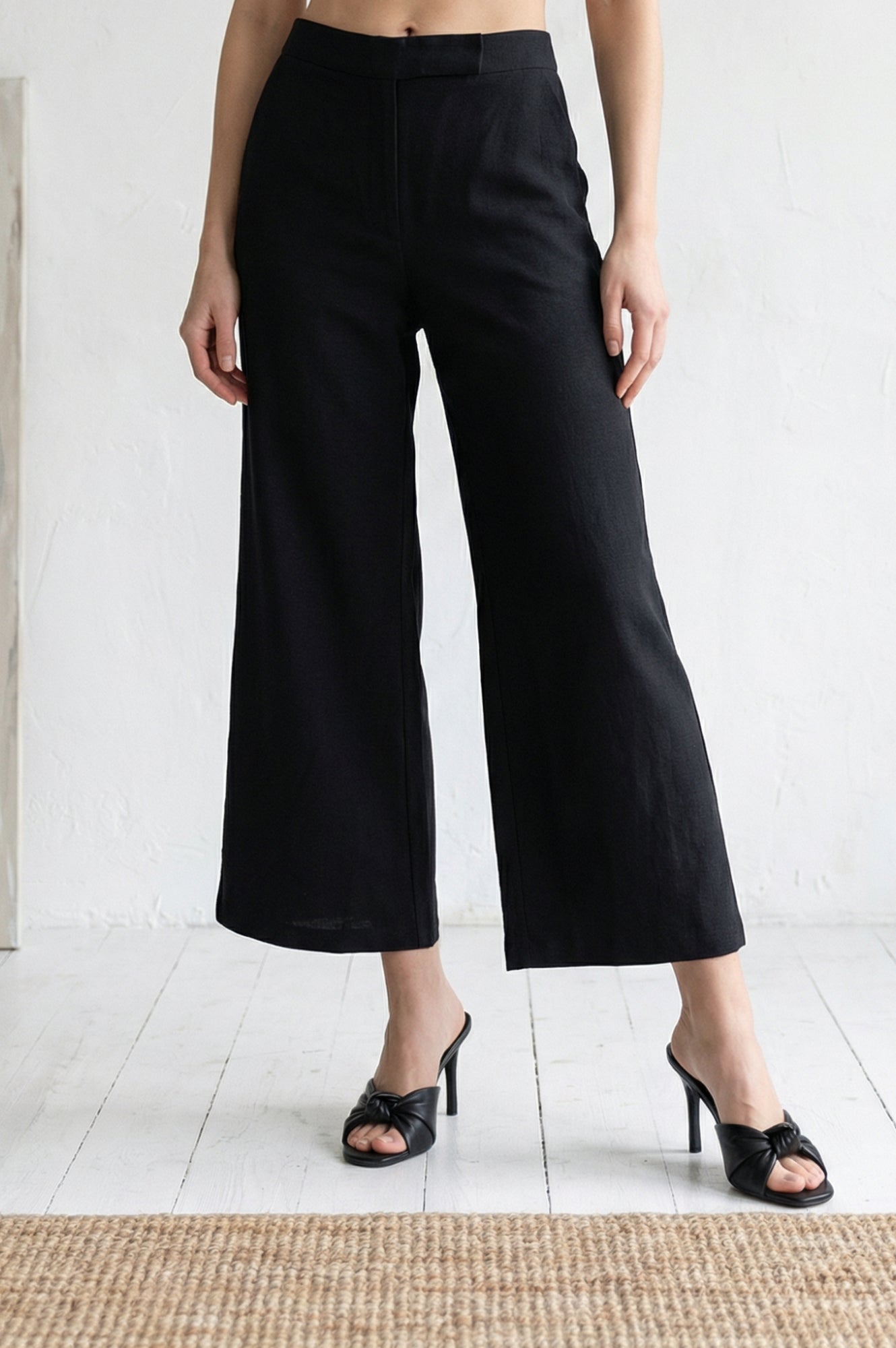 Black Solid Wide Leg Ankle Length Pants