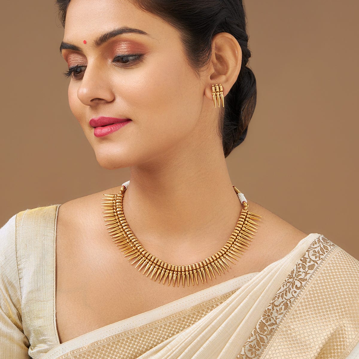 Traditional Jewellery On Saree | 3d-mon.com