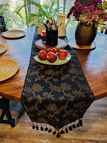 https://in.cherrypick.city/cdn/shop/files/black-sesame-pudding-table-runner-662081_large.jpg?v=1703469884