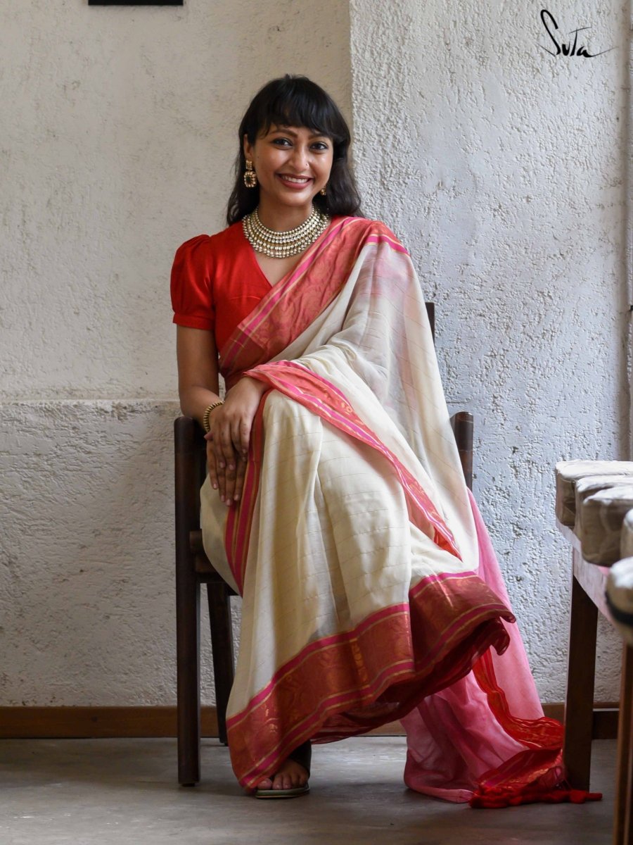 Style Tips To Wear A Red & White Saree - Boldsky.com