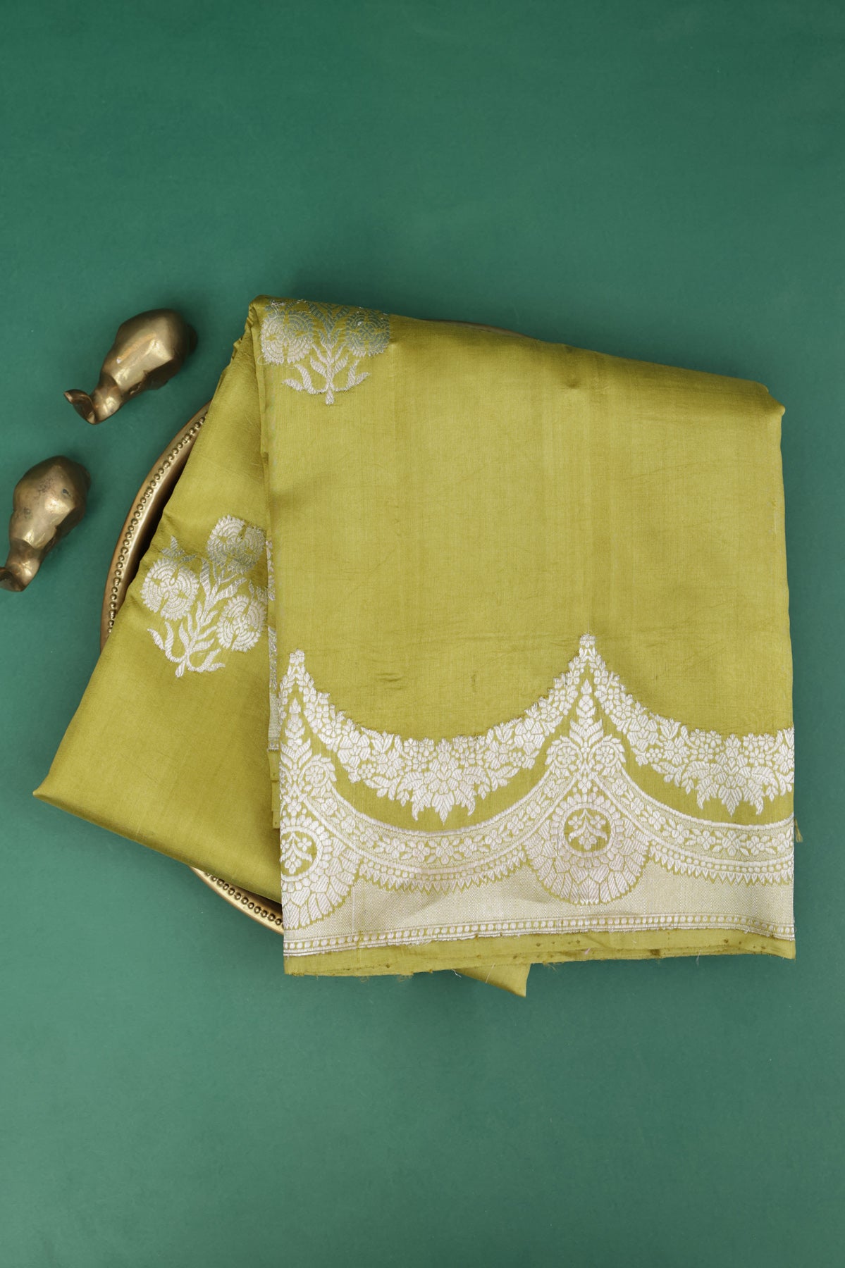 Matka Silk Mehendi Green Saree