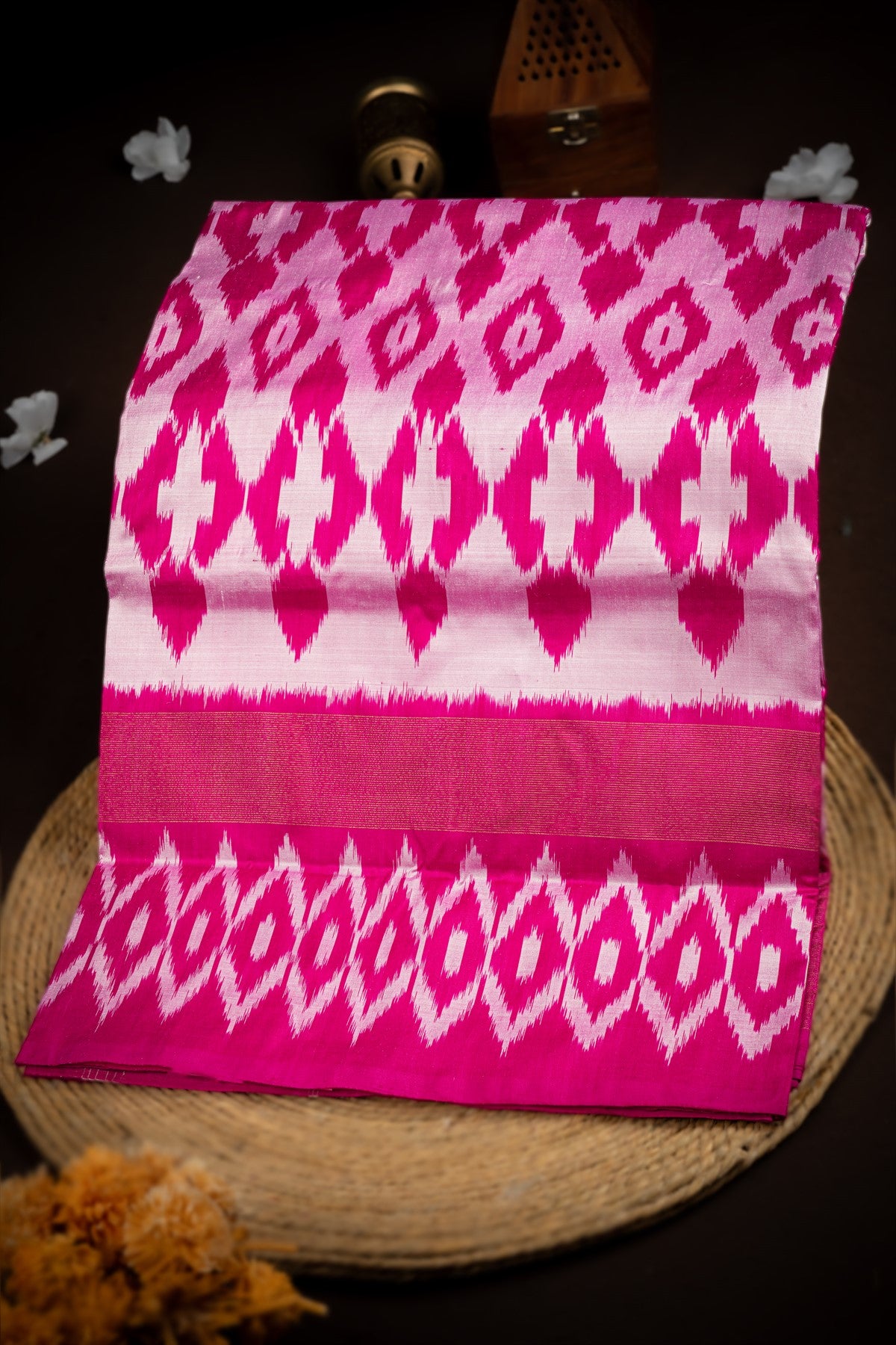 Mandir Pink & Light Pink Ikat Ikat Saree